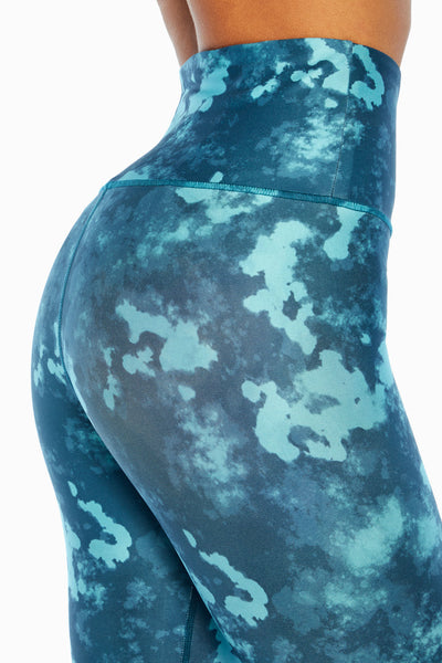 PORCELAIN INK DIP / FESTIVAL FUCHIA FULL BLOOM