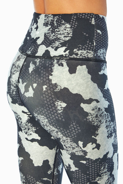 BLACK ANIMAL SPECKLE/BLACK DIGITIZED