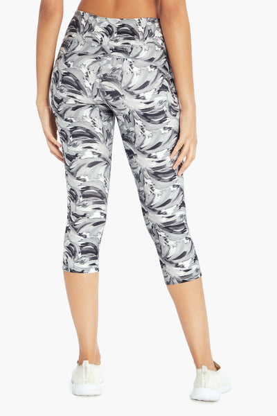 BLACK WHITE SWIRLED PAINT